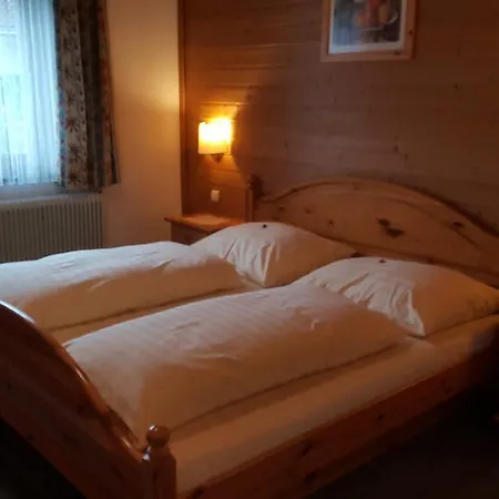 Haus Parseier Guest house Pettneu am Arlberg