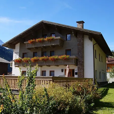 Haus Parseier Guest house